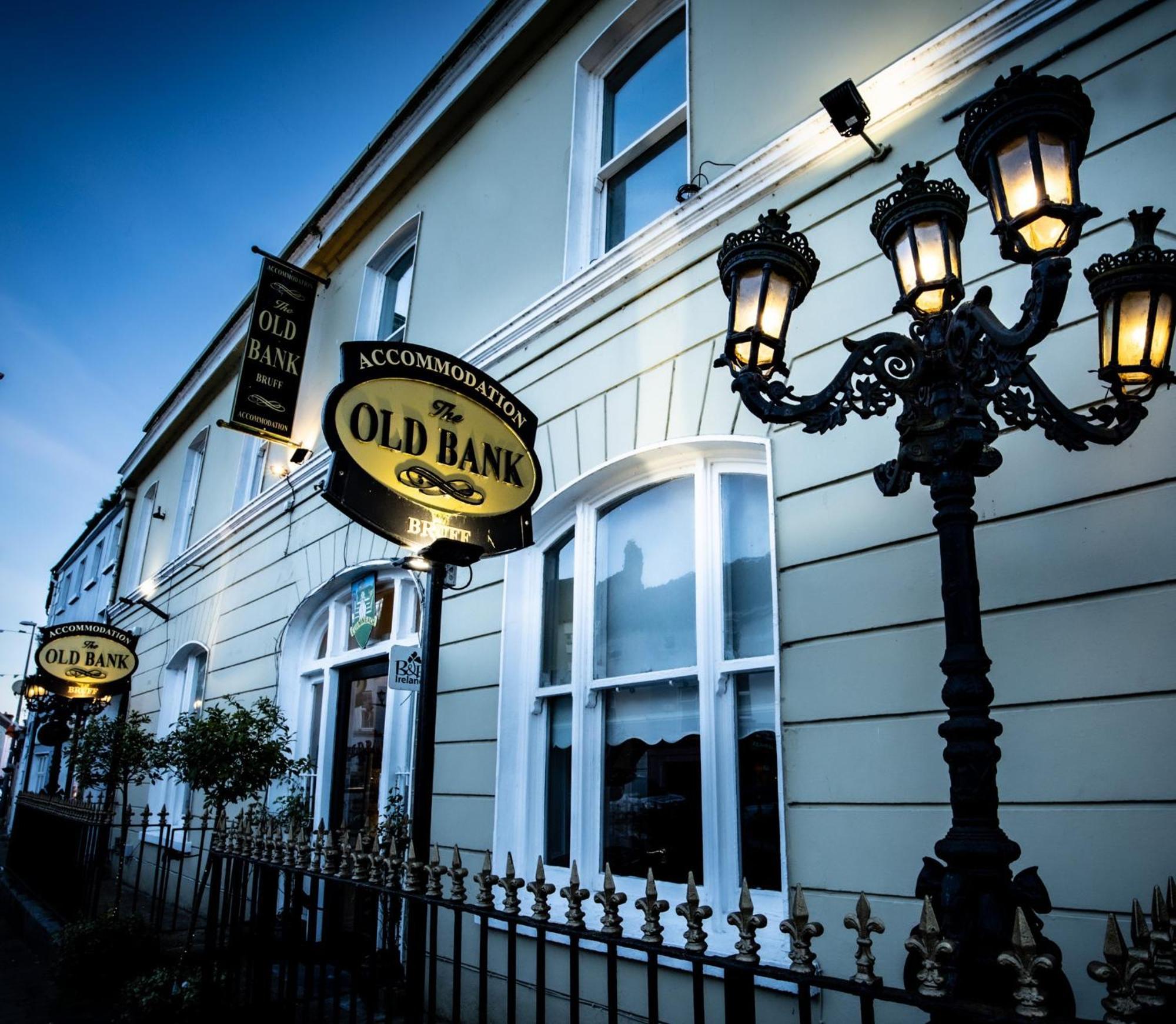 The Old Bank Bruff Family Town House Hotel Exterior foto
